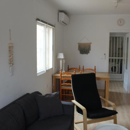 Bungalow With 2 Bedrooms And Roof Terrace In The Center Of La Zenia. Free Wifi. أوريويلا المظهر الخارجي الصورة