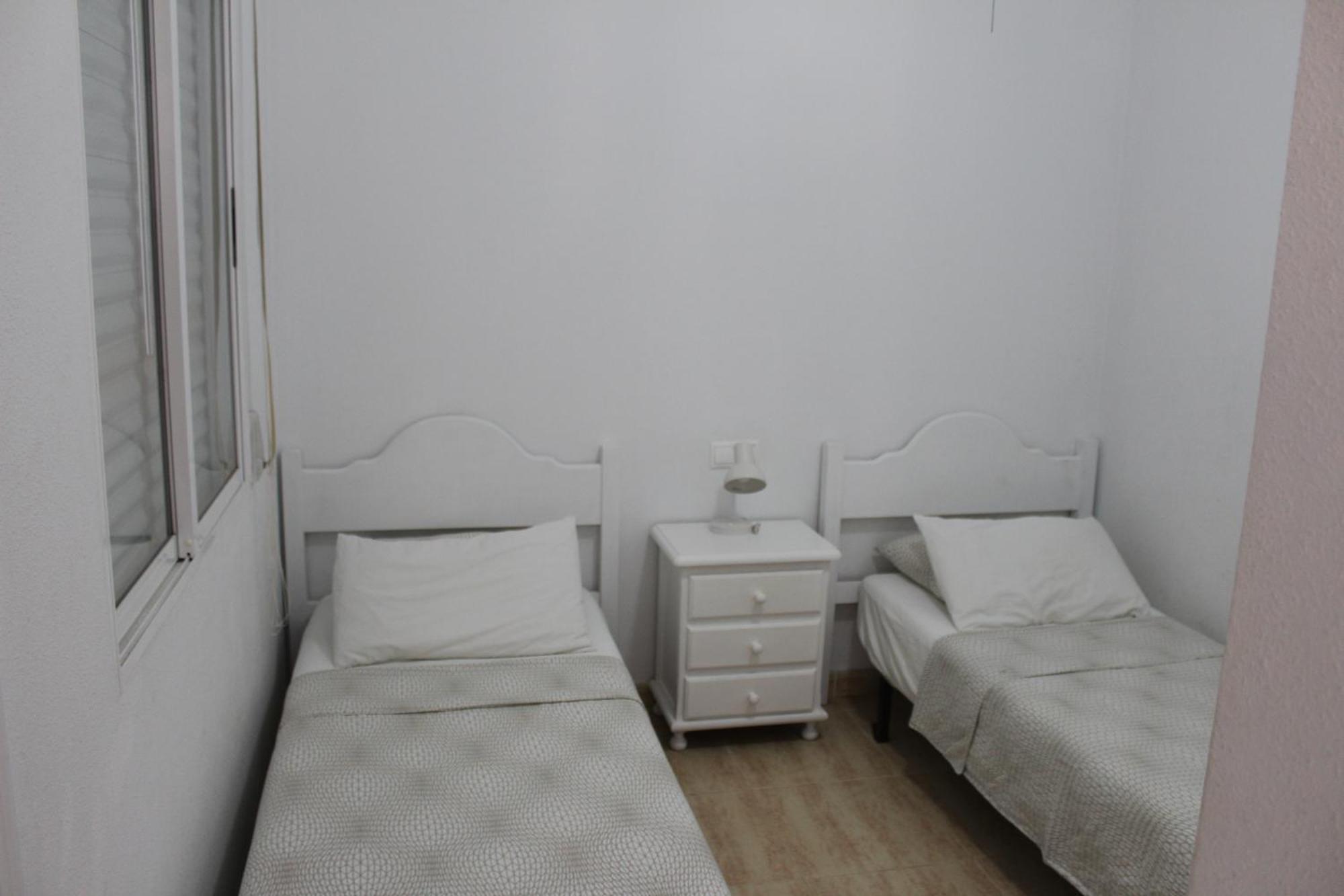 Bungalow With 2 Bedrooms And Roof Terrace In The Center Of La Zenia. Free Wifi. أوريويلا المظهر الخارجي الصورة