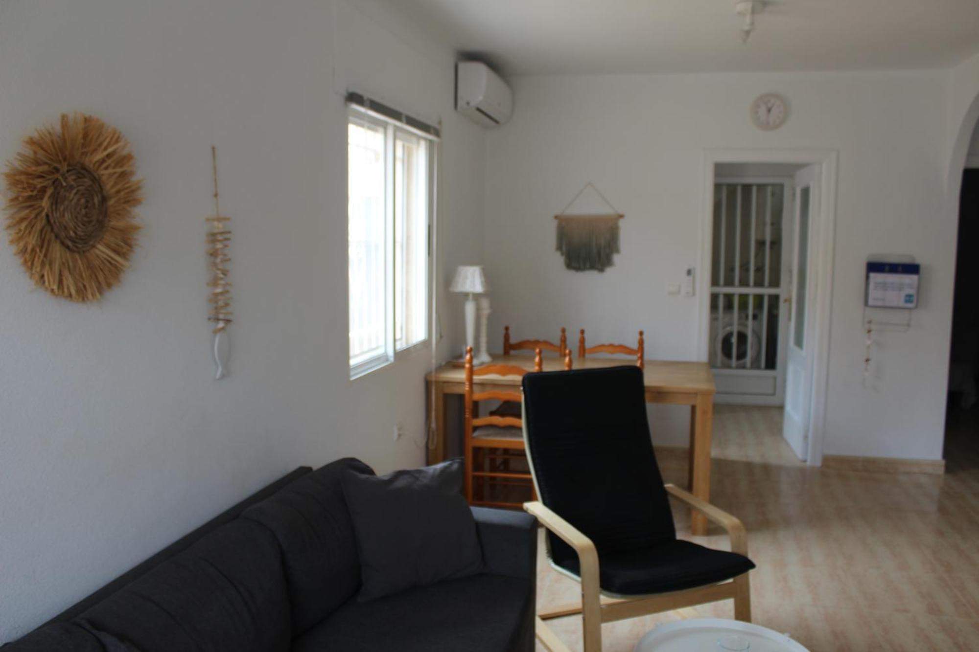 Bungalow With 2 Bedrooms And Roof Terrace In The Center Of La Zenia. Free Wifi. أوريويلا المظهر الخارجي الصورة