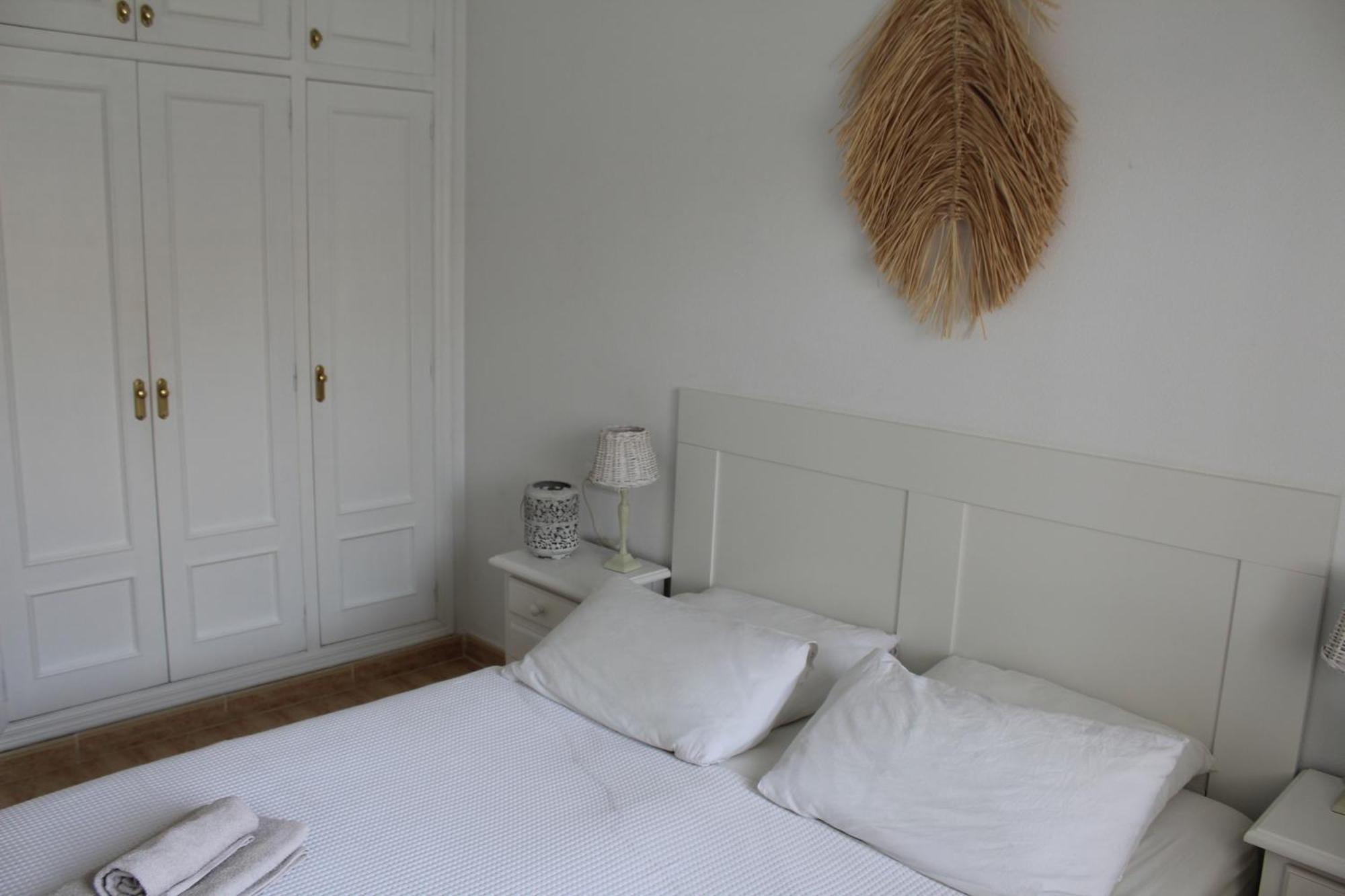 Bungalow With 2 Bedrooms And Roof Terrace In The Center Of La Zenia. Free Wifi. أوريويلا المظهر الخارجي الصورة